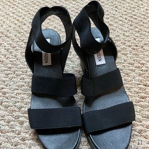 Steve Madden black sandals